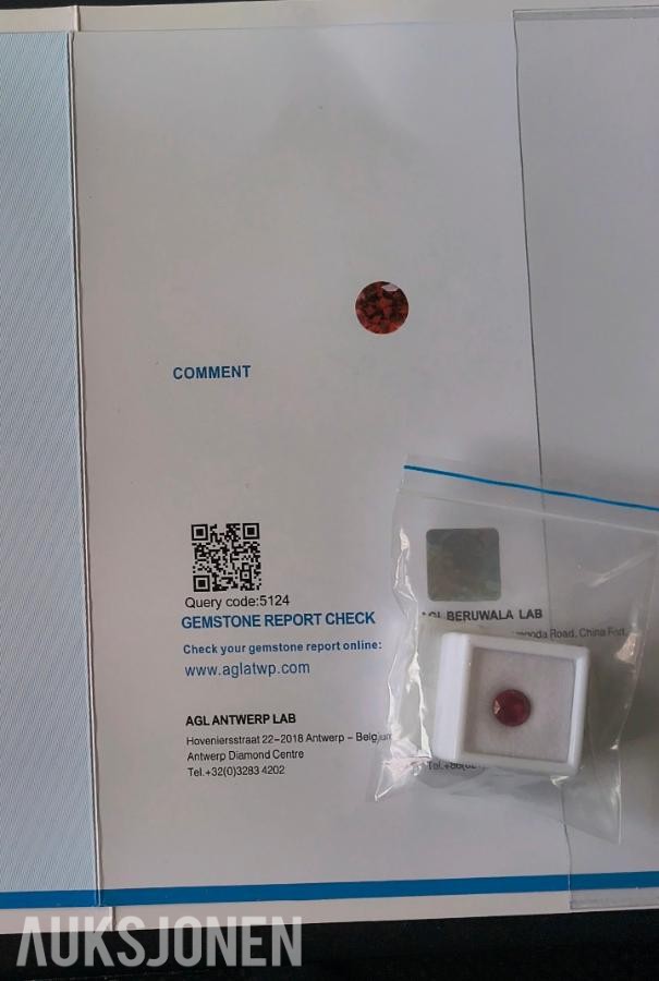 Vakker Rubin "Pigeon Blood"  2,50 CT med sertifikat 